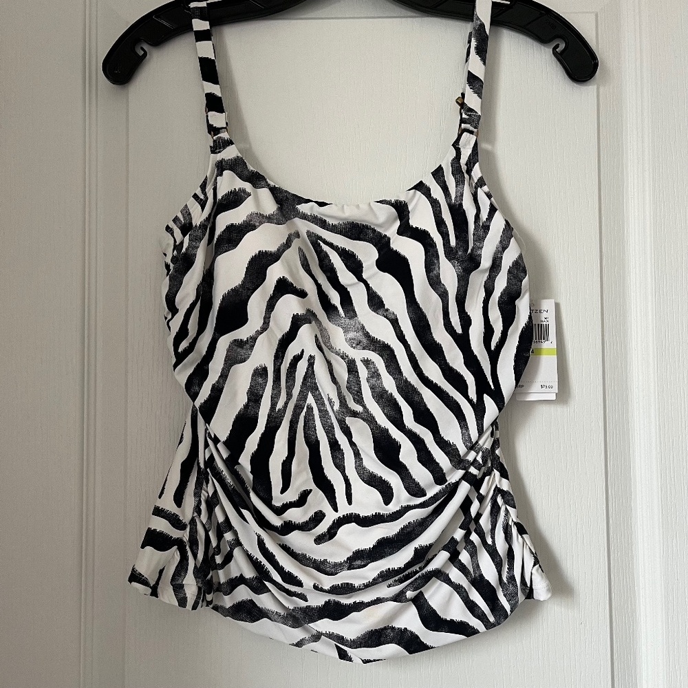 New Women’s Jantzen Swimsuit Top Size 4